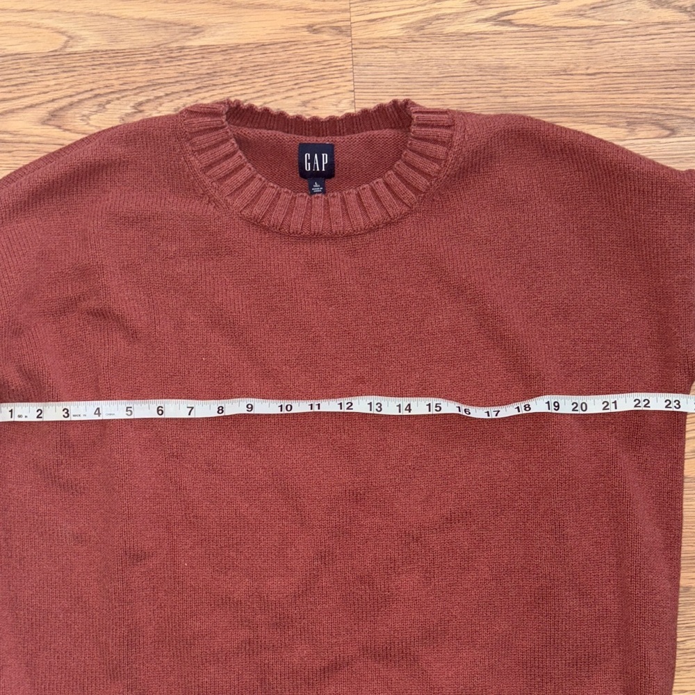 GAP Women's Rust Crewneck Sweater - Picture 9 of 9